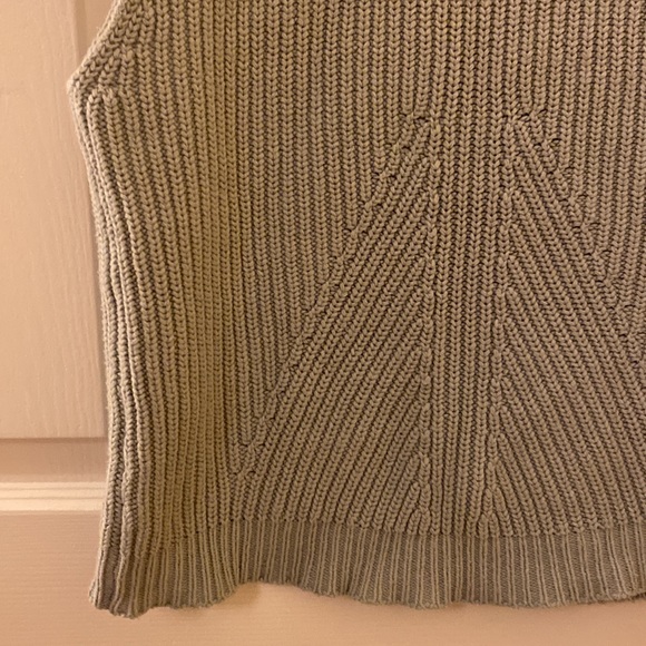 🎉 5/$30 - Light Green Sweater Tank Top - Picture 3 of 6